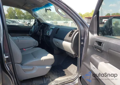 2010 Toyota Tundra Grade 5.7L V8 из США, поврежденный, VIN 5TFUW5F12AX142307